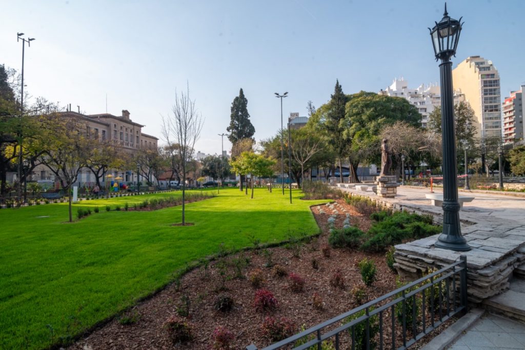 Plaza 6